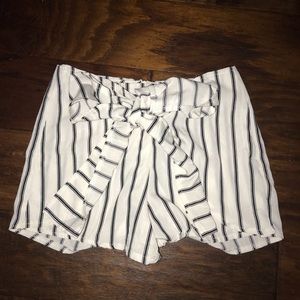 Pin striped shorts! Never worn😎